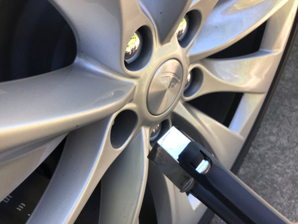 Tesla lug nut deals covers